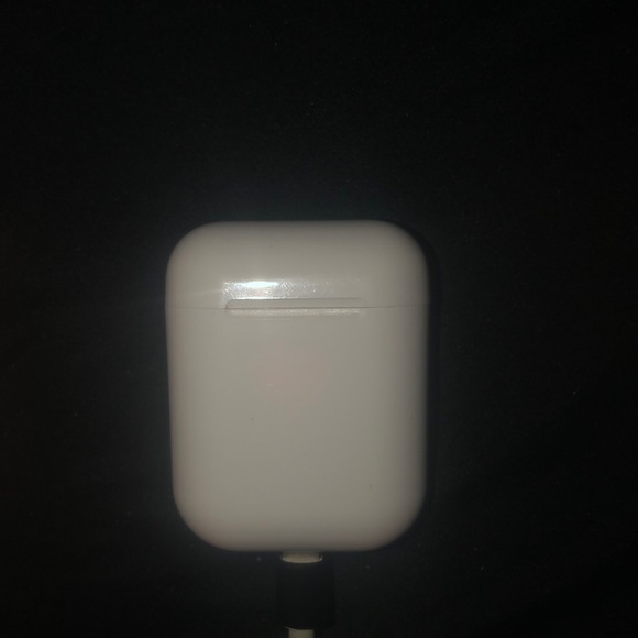 airpods - Picture 1 of 3